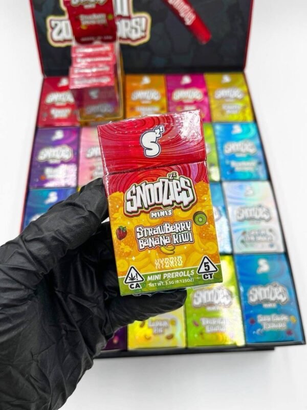 Enjoy smooth, flavorful sessions with 3.5G Snoozies Minis Pre-Rolls. Premium cannabis flower, perfectly rolled for convenience, portability, and quality.